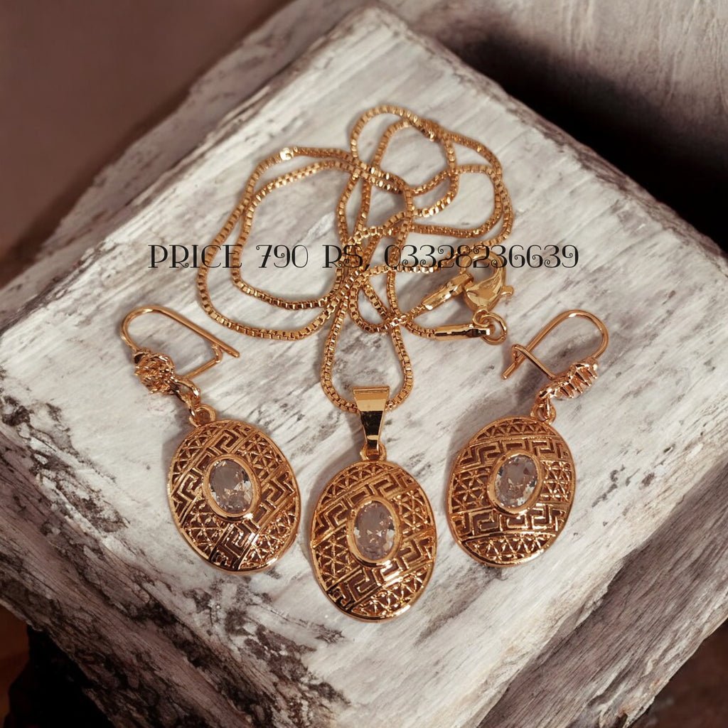 Gorgeous Gold plated Pendant set