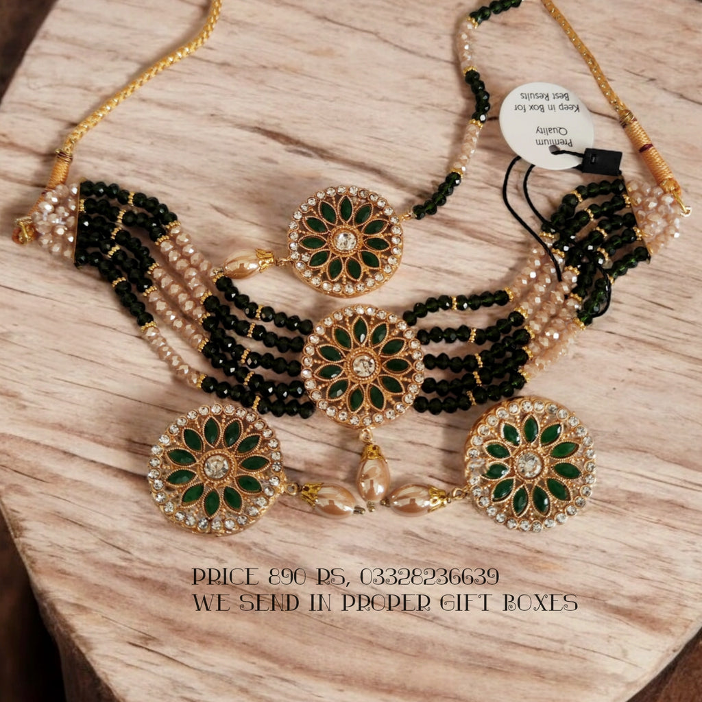 Kundan studded gorgeous choker set