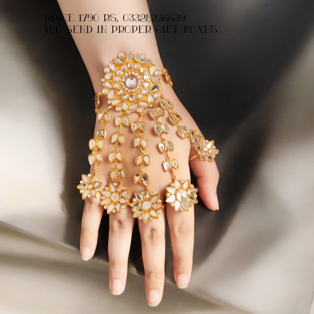 Kundan Studded gorgeous Punjagla