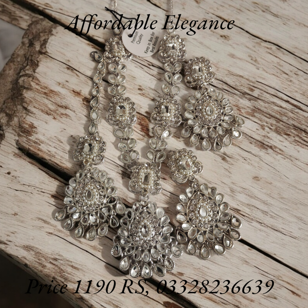 Beautiful necklace set